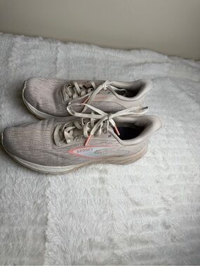 Brooks Women's Running Shoes - Light Beige with Coral Accents